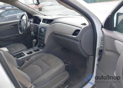 2017 Chevrolet Traverse Ls z USA, uszkodzony, nr VIN 1GNKVFKD1HJ253256